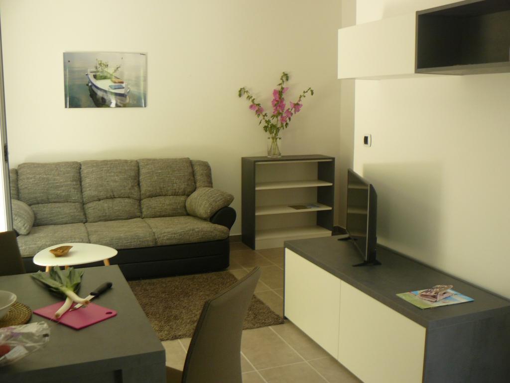 My Nest Accommodation Privlaka  Luaran gambar