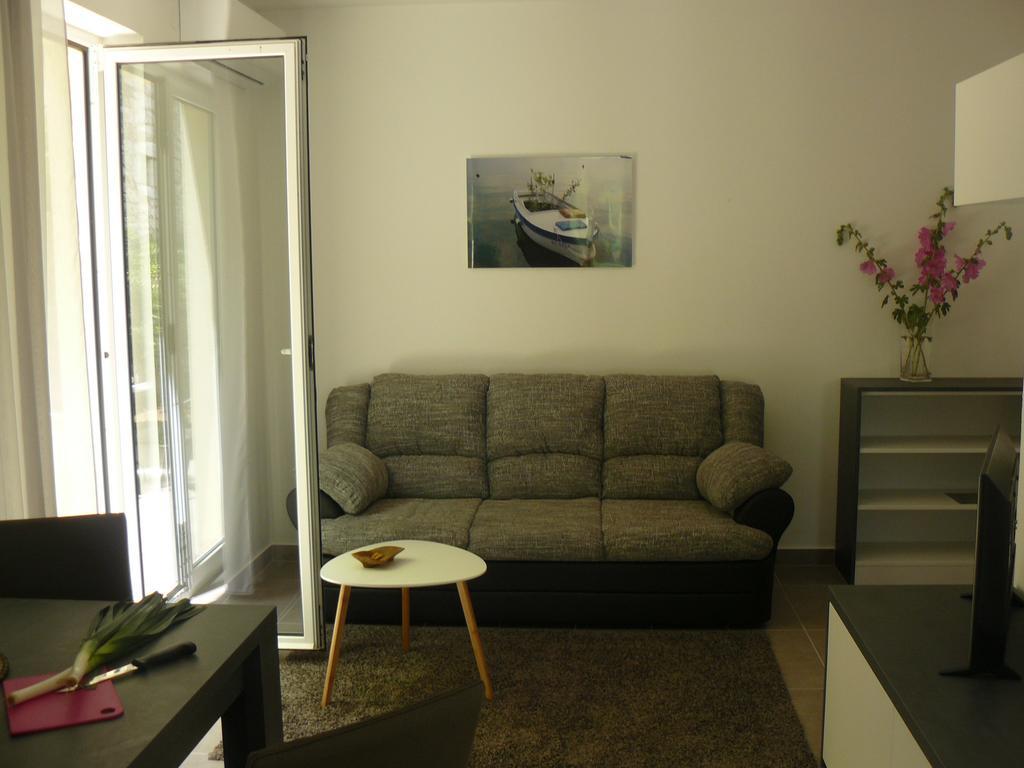 My Nest Accommodation Privlaka  Luaran gambar